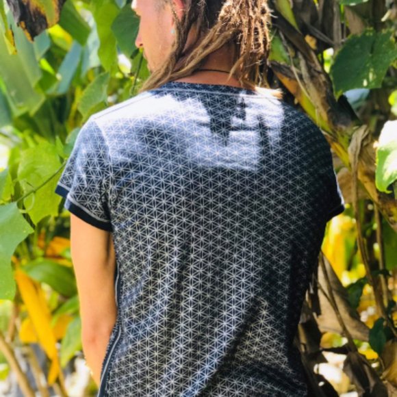 Flower of Life Geometric T-Shirt (Organic Cotton) - Picture 3 of 6